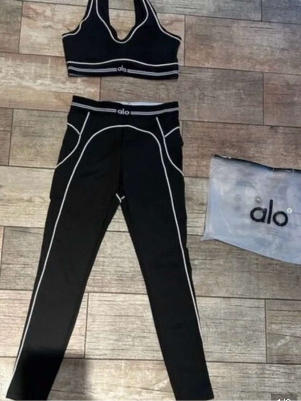 ALO Yoga Black Leggings with White Contrast Piping